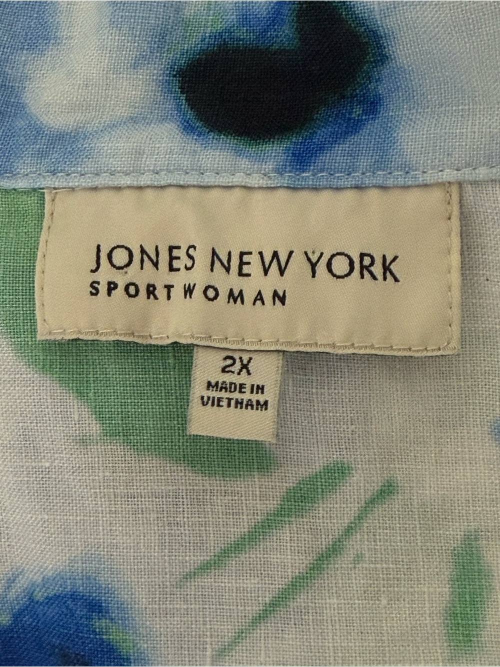 Jones New York Linen Blue Floral  Top
Size 2X - Picture 8 of 12